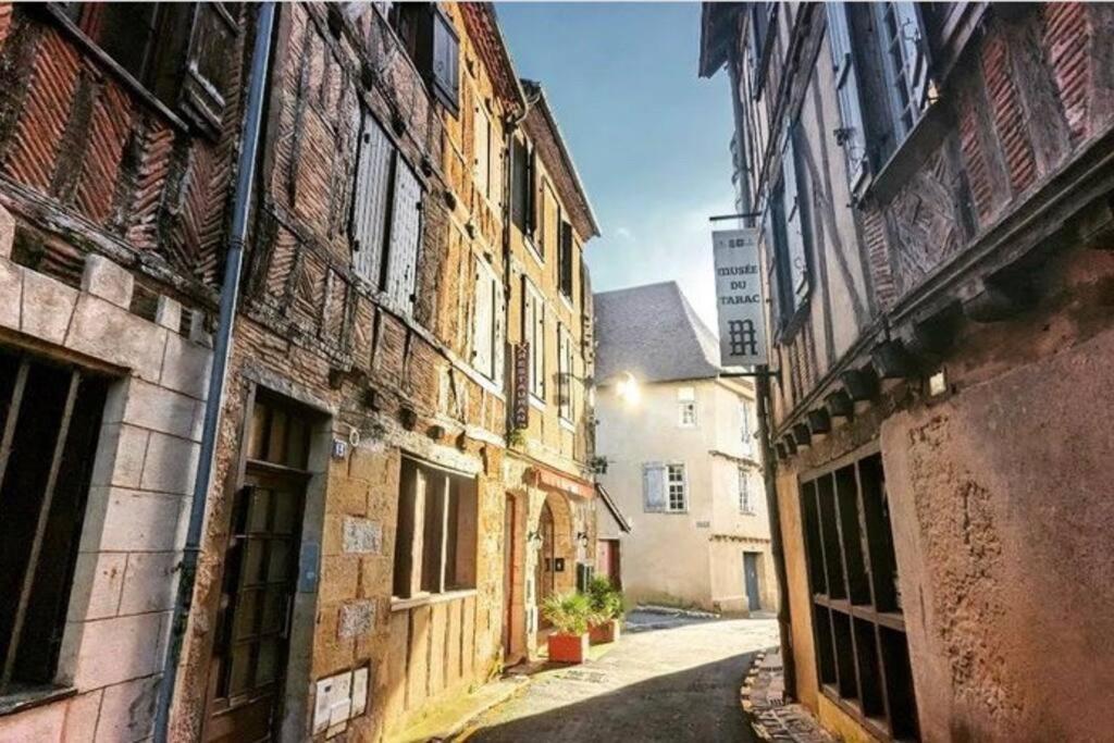 Appartement Au Coeur Du Centre Historique Μπερζεράκ Εξωτερικό φωτογραφία